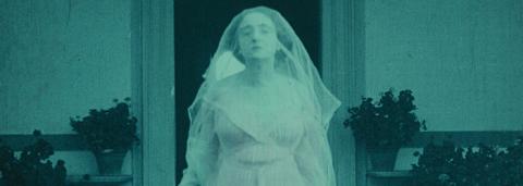 Photo d'une femme avec un voile