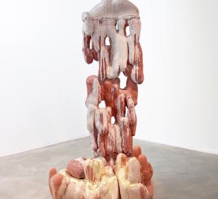 expo Elsa Sahal L'alchimiste, Elsa Sahal, 2010 - 2016, céramique émaillée et parpaings. Crédit © Marc Domage